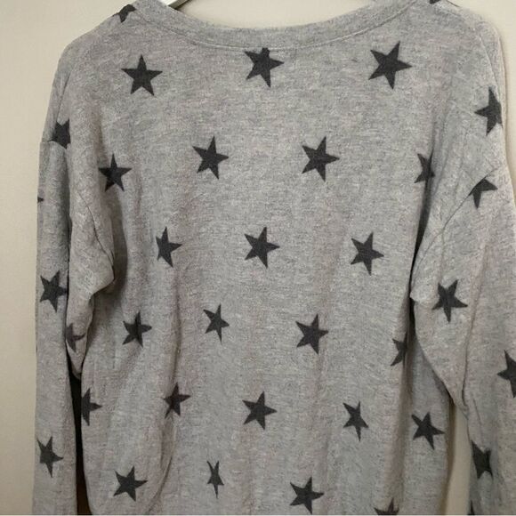 Socialite Top Long Sleeve Fleece Soft Star Print Gray Casual V-Neck Cozy Neutral - Picture 6 of 9